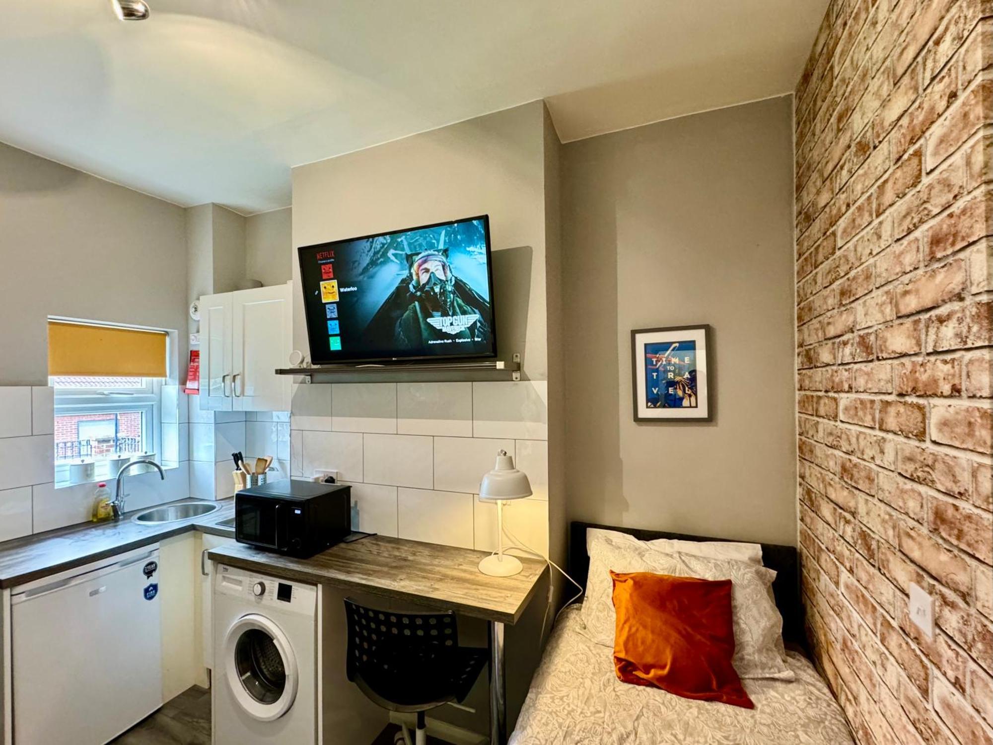 Limpenny Studio - Cityscape Cozy Corner Nottingham Exterior photo